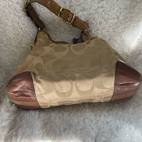 Coach Monogram khaki canvas shoulder bag tan leather trim gold tone hardwares - Picture 12 of 13